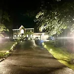 Mohawk-Kudil In Poconos ! Private Pool-Hot Tub-Lake Access-Game Room