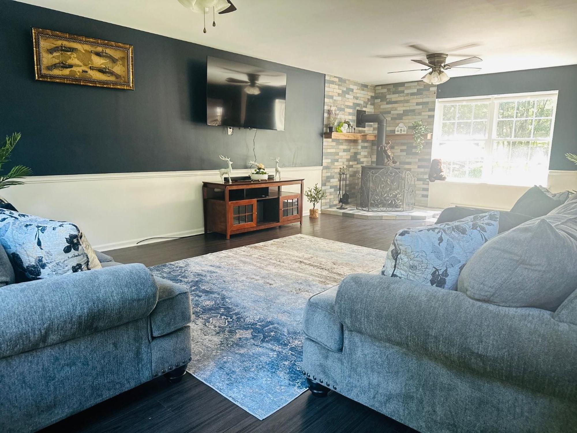 Mohawk-kudil In Poconos ! Private Pool-hot Tub-lake Access-game