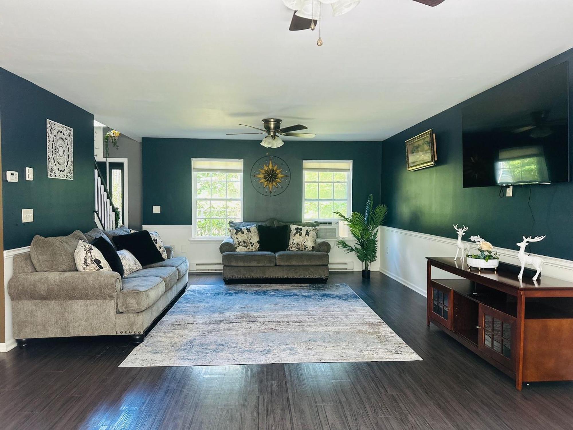 Mohawk-kudil In Poconos ! Private Pool-hot Tub-lake Access-game Villa