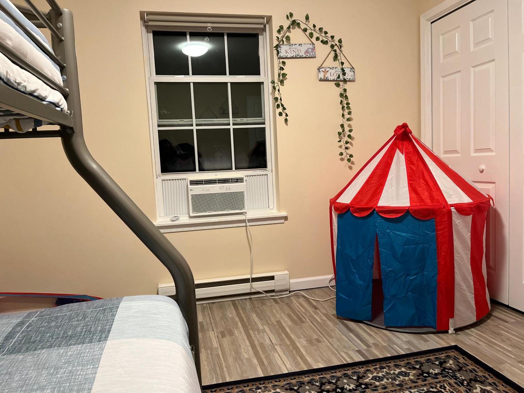 Villa Mohawk-kudil In Poconos ! Private Pool-hot Tub-lake Access-game *