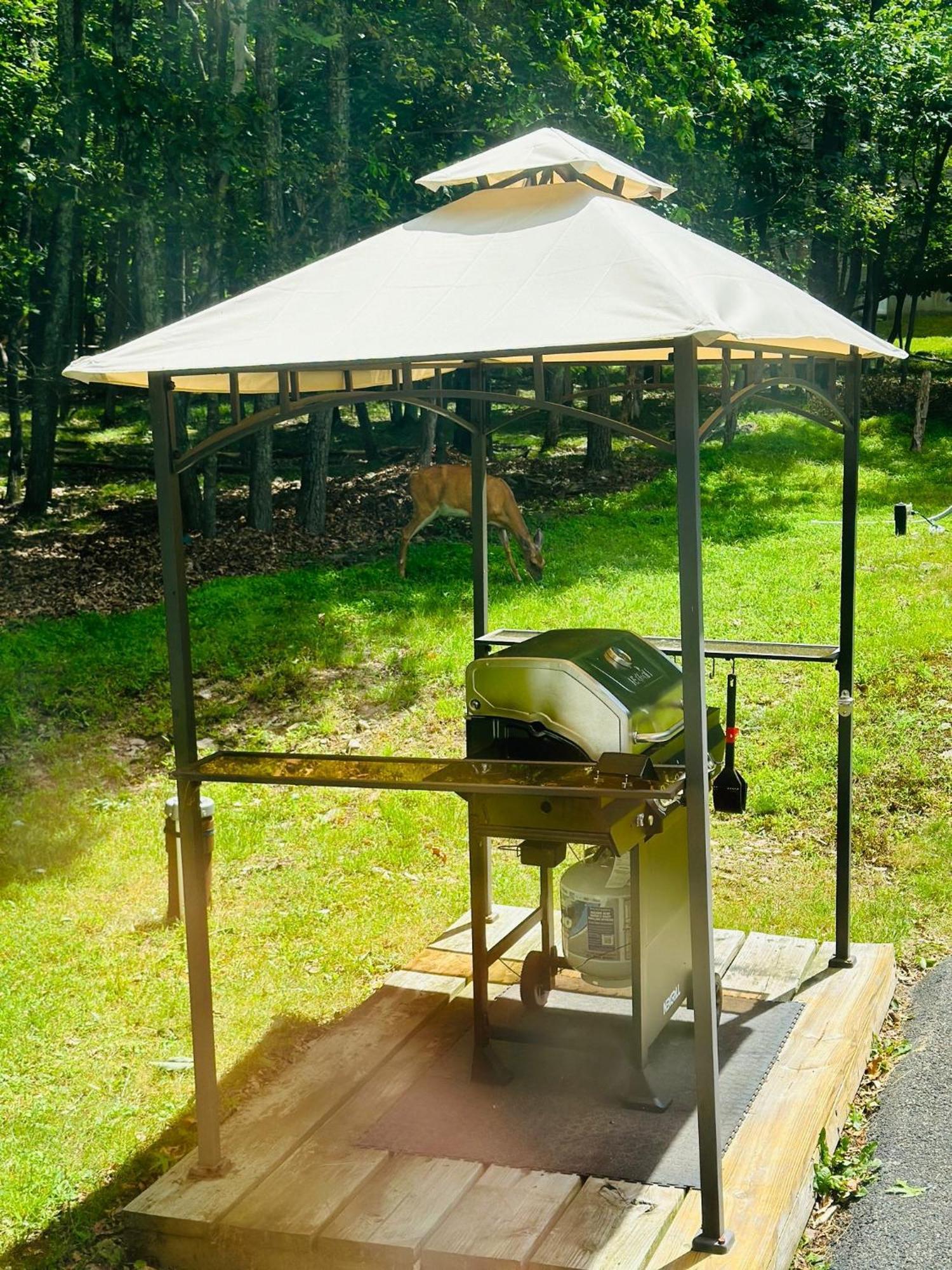 Mohawk-kudil In Poconos ! Private Pool-hot Tub-lake Access-game Villa Albrightsville