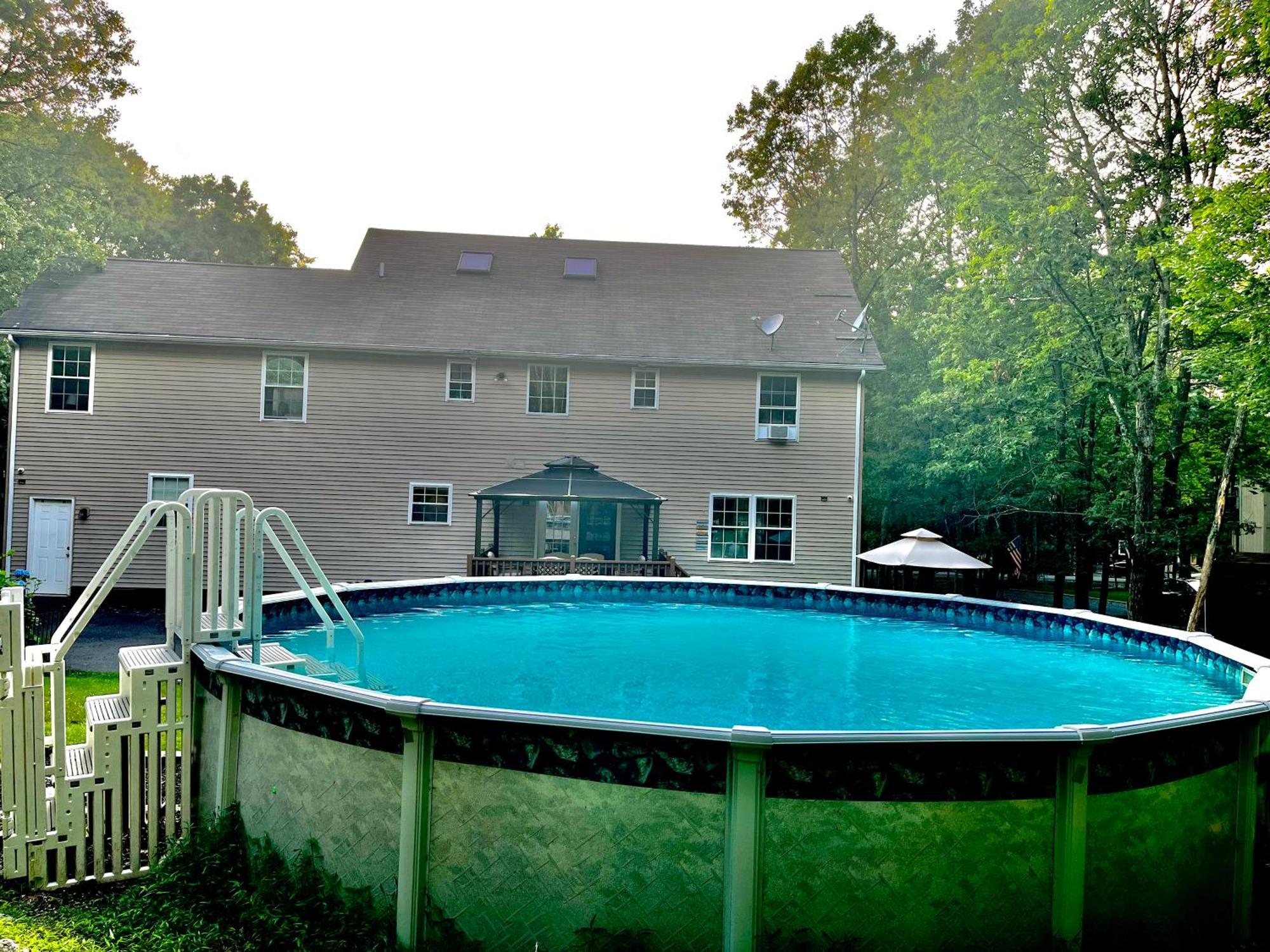 Mohawk-kudil In Poconos ! Private Pool-hot Tub-lake Access-game Villa