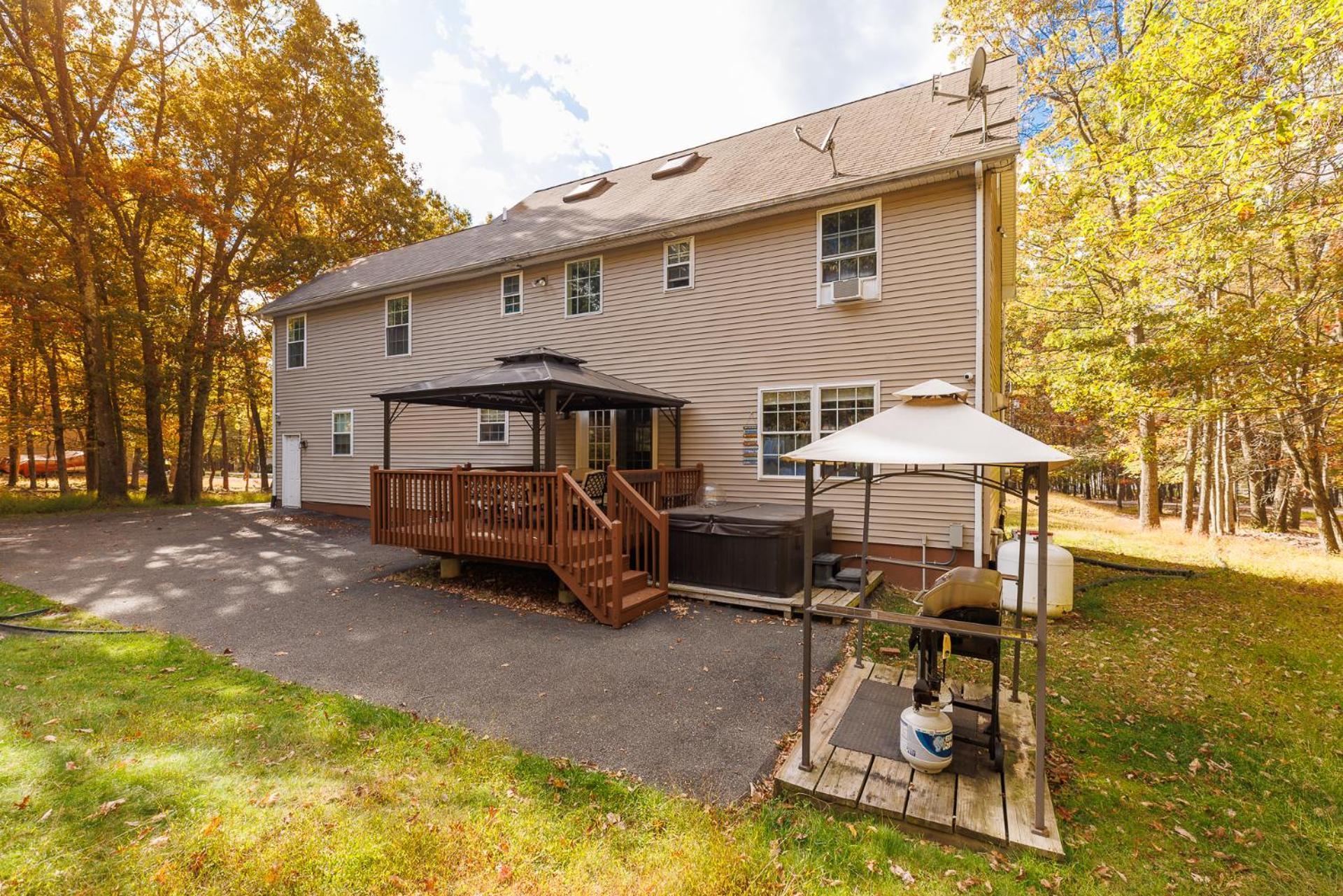 Villa Mohawk-kudil In Poconos ! Private Pool-hot Tub-lake Access-game