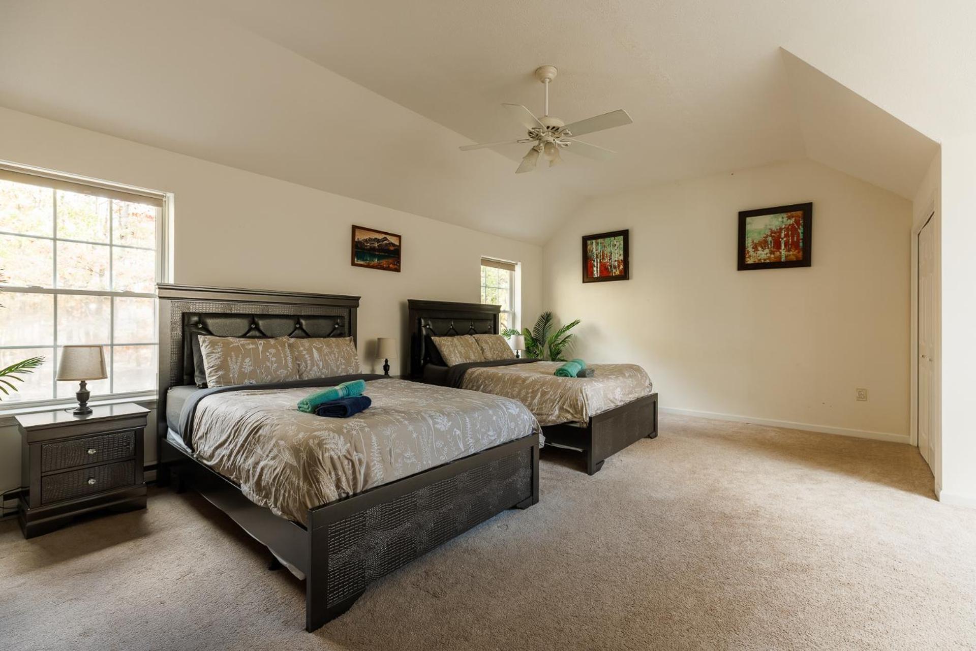 Villa Mohawk-kudil In Poconos ! Private Pool-hot Tub-lake Access-game Albrightsville