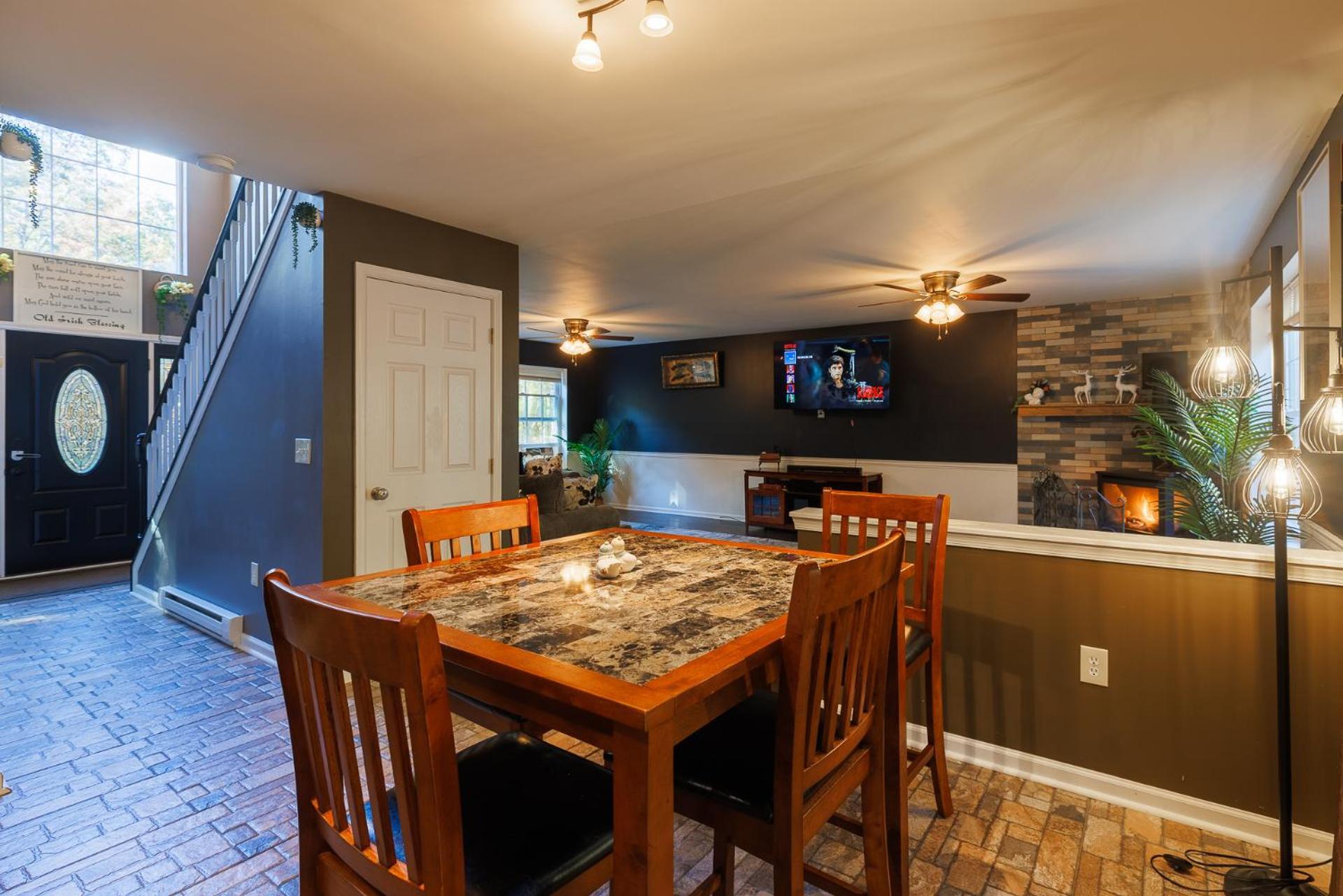 Villa Mohawk-kudil In Poconos ! Private Pool-hot Tub-lake Access-game Albrightsville